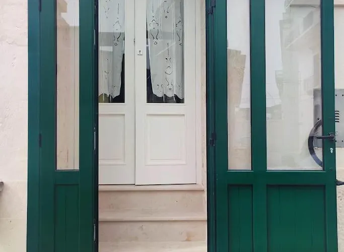 Terry House Apartment *